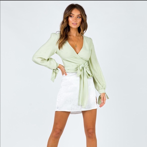 Green top - Picture 2 of 6